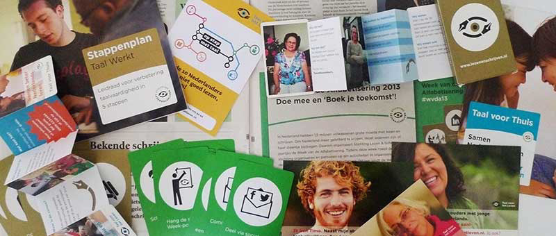 folders, flyers, kaartjes en posters in de huisstijl van Stichting Lezen en Schrijven