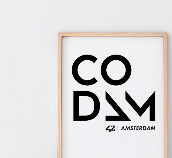 het logo van Codam in een lijst